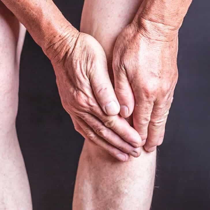 Knee injection therapies thumb-min Knee injection therapies thumb-min
